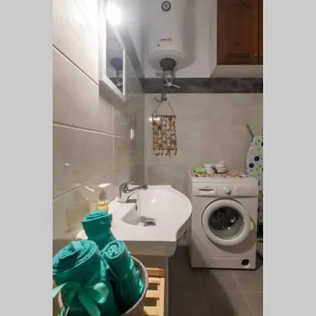 Bright Newly Renovated Near & Center+ac Apartament